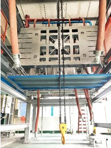 大型板材成型機 (1)